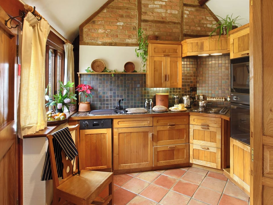 Kitchen | Hazelnut Cottage - Heath Farm Holiday Cottages, Swerford, near Chipping Norton