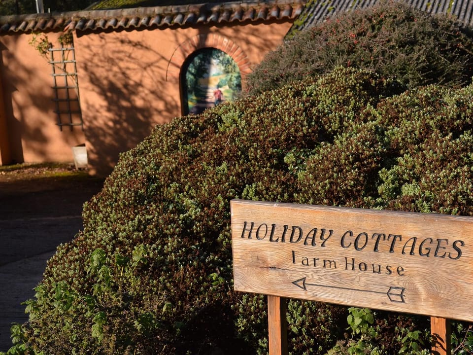 Garden and grounds | Heath Farm Holiday Cottages, Swerford, near Chipping Norton