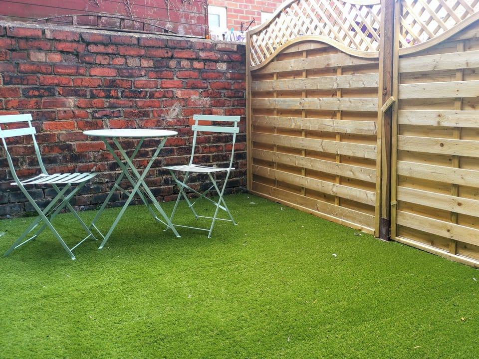 Sitting-out-area | Shoreline Angel, Newcastle Upon Tyne