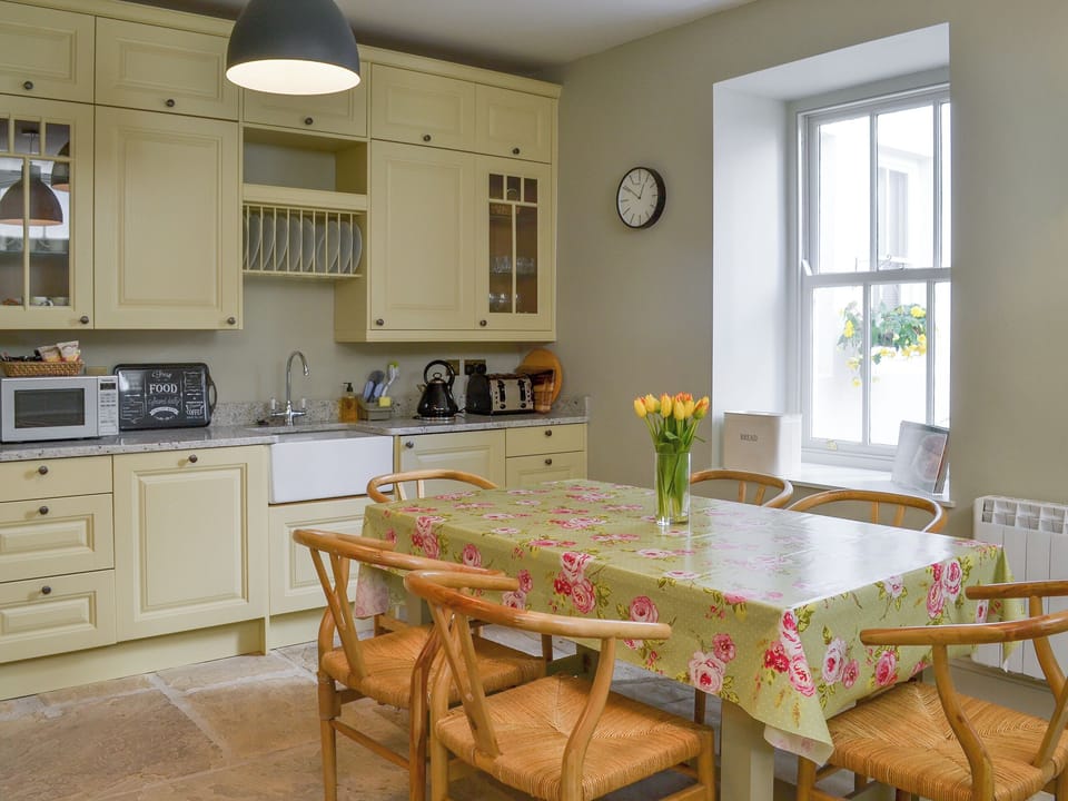 Kitchen and dining area | Elliott Terrace - Mayflower Apartment - Elliot Terrace, Plymouth