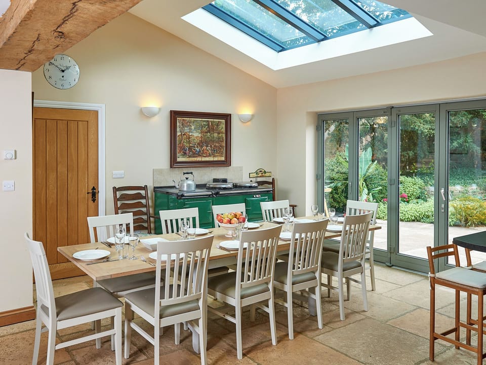 Large kitchen and dining room | Ryeworth Cottage - Kingham Cottages, Kingham, near Chipping Norton