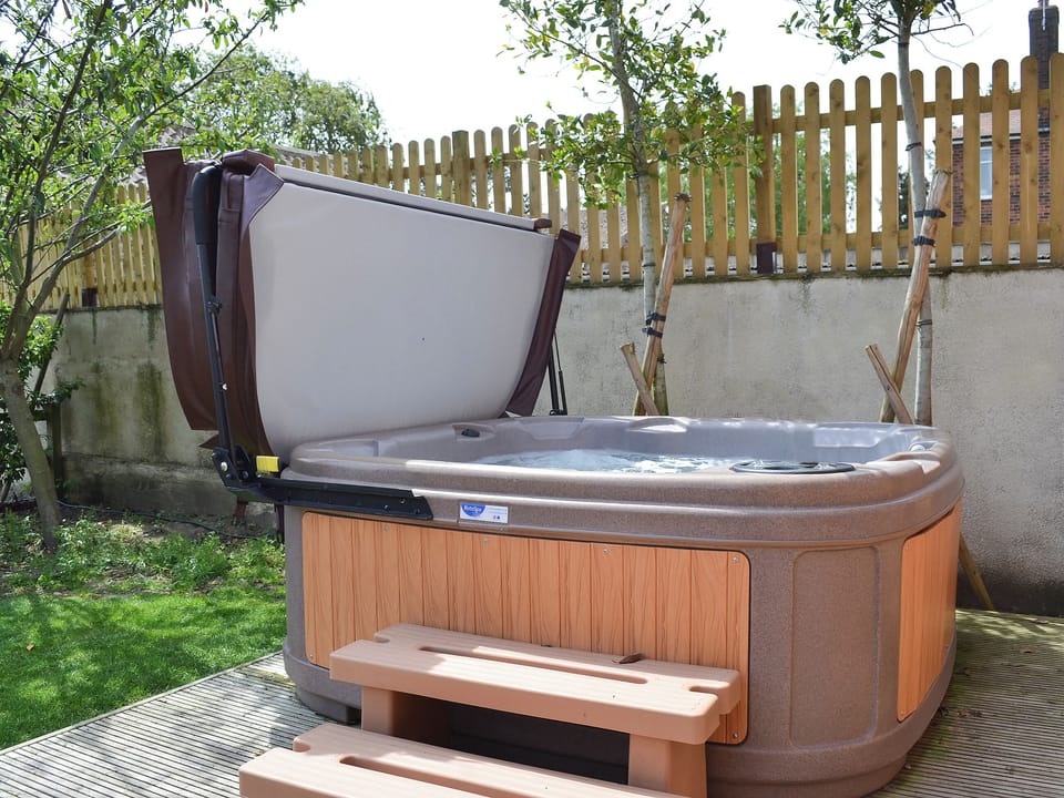 Private and secluded hot tub on patio | The Forge - Mackinder Farms, Brayton, Selby