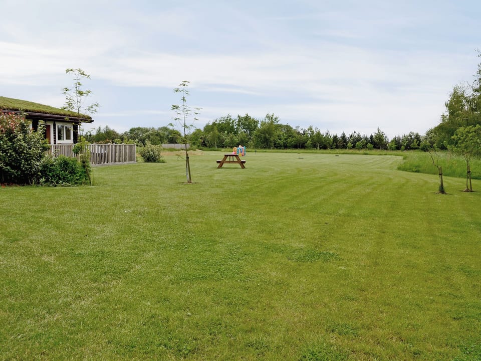 Garden and grounds | Mackinder Farms - Mallard Lodge, Brayton, Selby