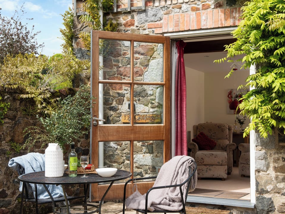 Patio | Fig Cottage - East Dunley Cottages, Bovey Tracey