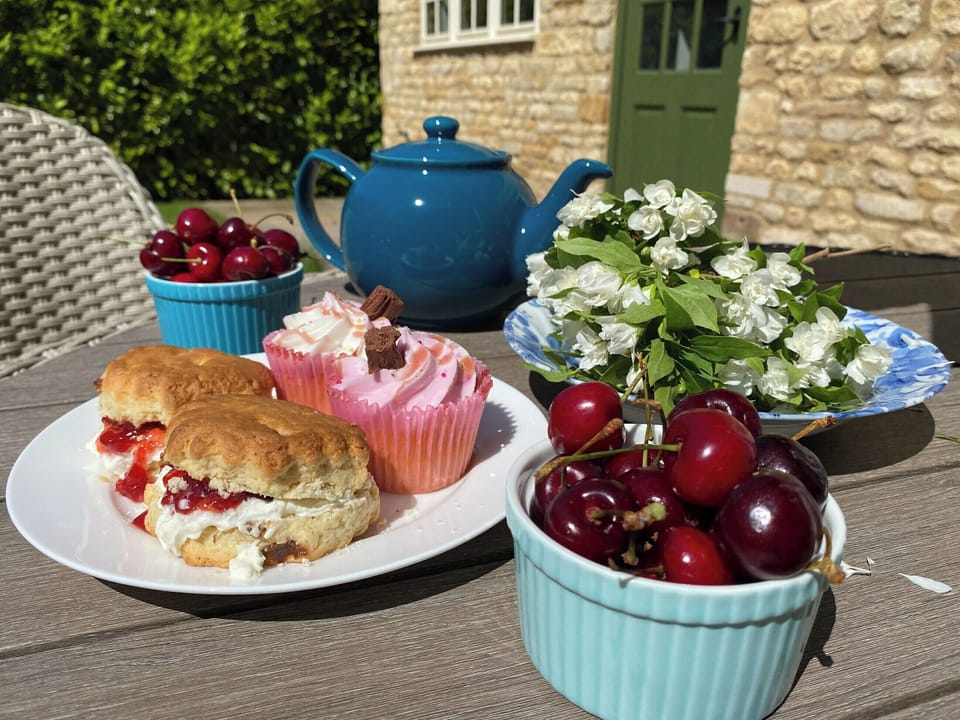 Sitting-out-area | Victory Cottage, Cottesmore