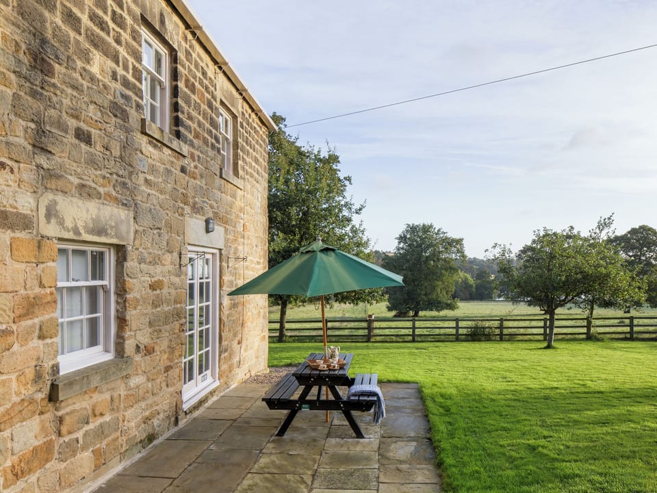 Exterior | Carr House - Harewood Holidays, Harewood, near Leeds