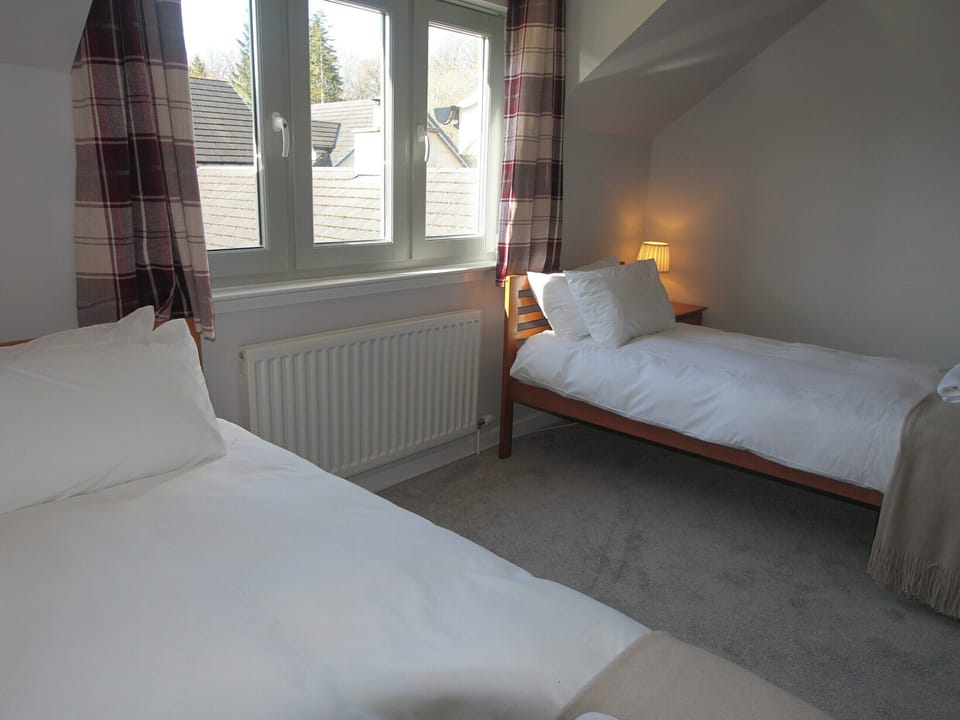 Twin bedroom | Cottage 7 - Skye Cottage - Highland Club, Fort Augustus