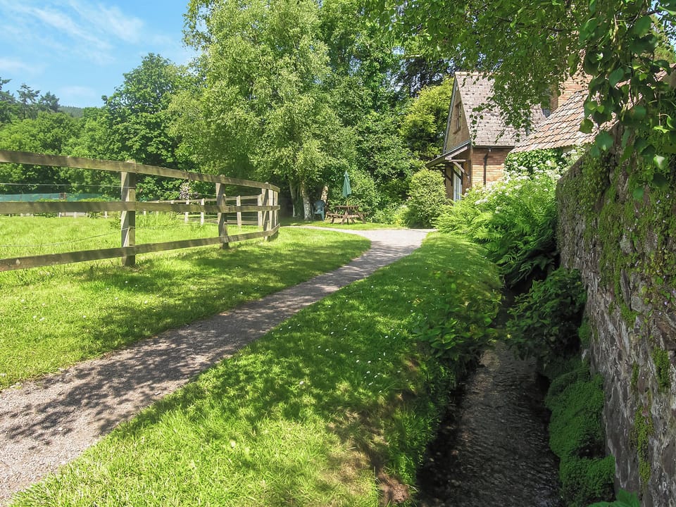 Garden and grounds | Winsford - Duddings Country Cottages, Timberscombe, near Minehead