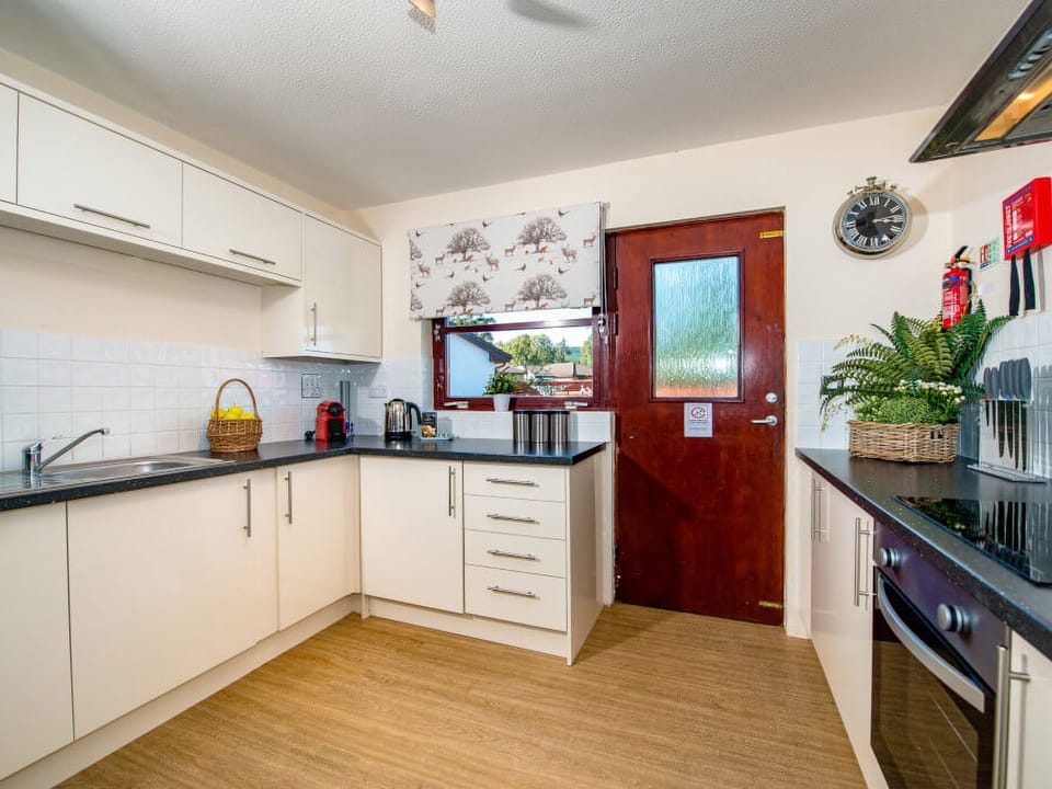 Kitchen | The Stag - Silverglades Holiday Homes, Aviemore