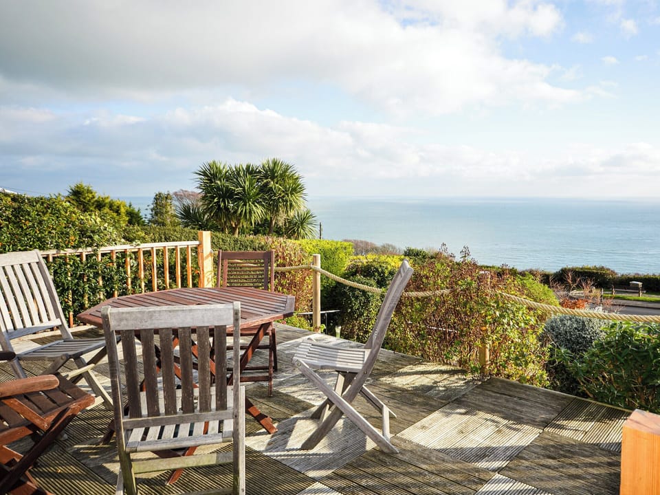 Sitting-out-area | Bonito, Ventnor