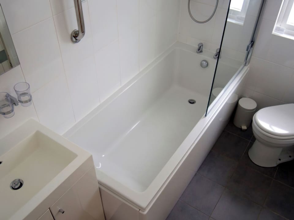 Bathroom | Pine Chalet 21 - Loch Monzievaid, Crieff