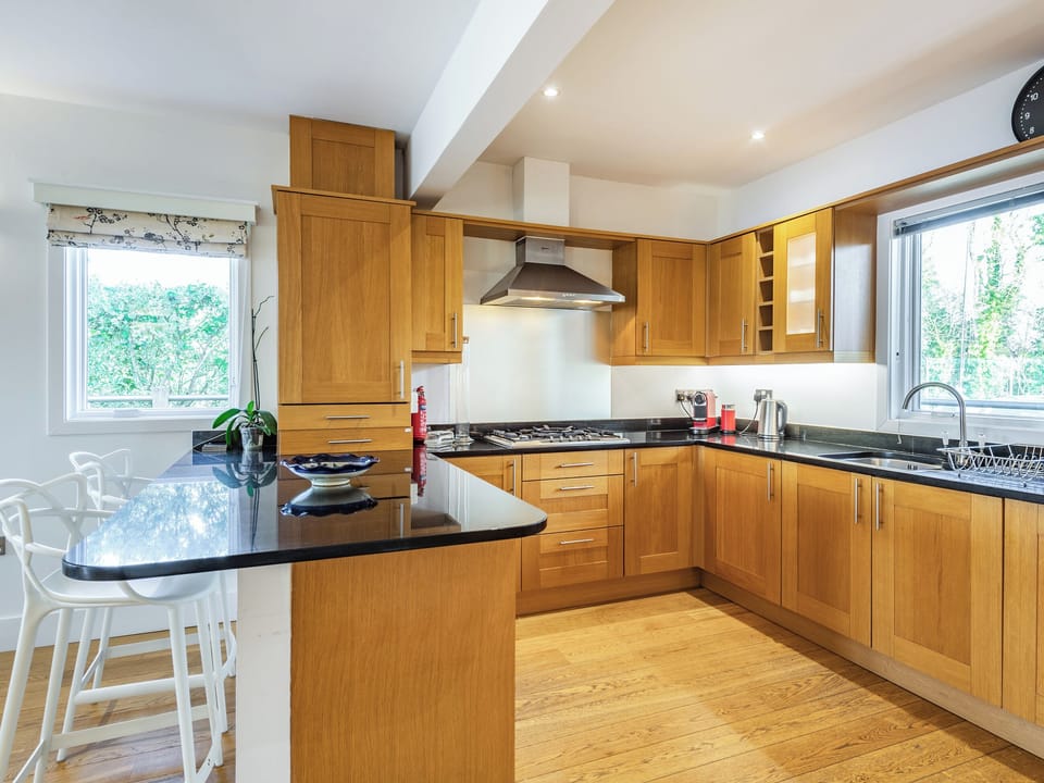 Kitchen area | Wrens Lake House, South Cerney, Cotswolds near Cirencester
