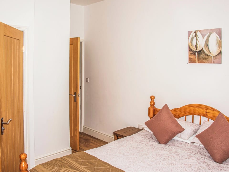 Double bedroom | Apartment 3 - Cosy Llandudno Apartments, Llandudno
