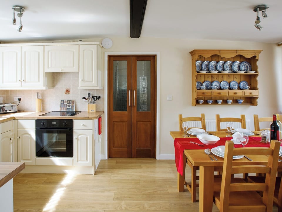 Kitchen/diner | The Hen House, Freshwater East near Pembroke