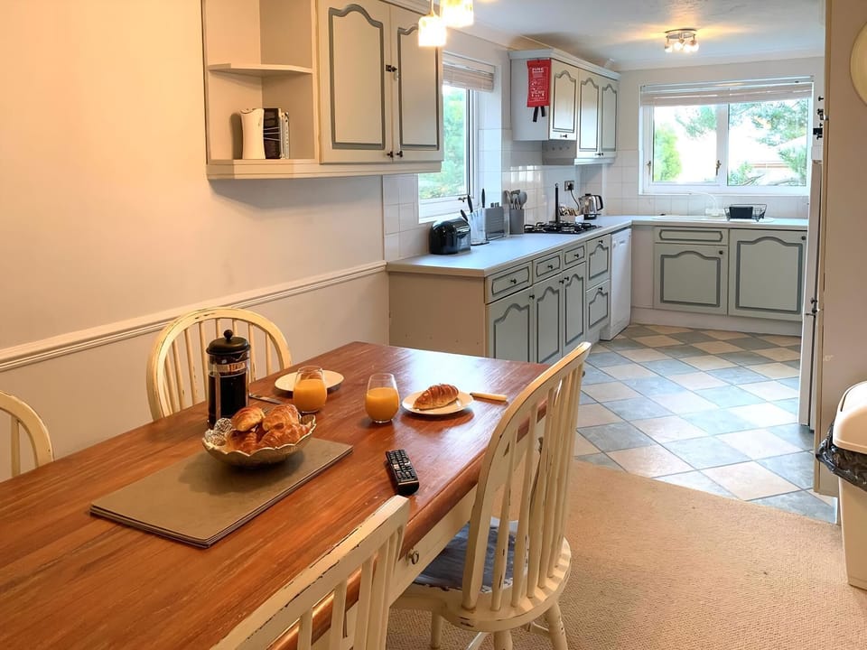 Dining Area | Sandbanks8, Sandbanks