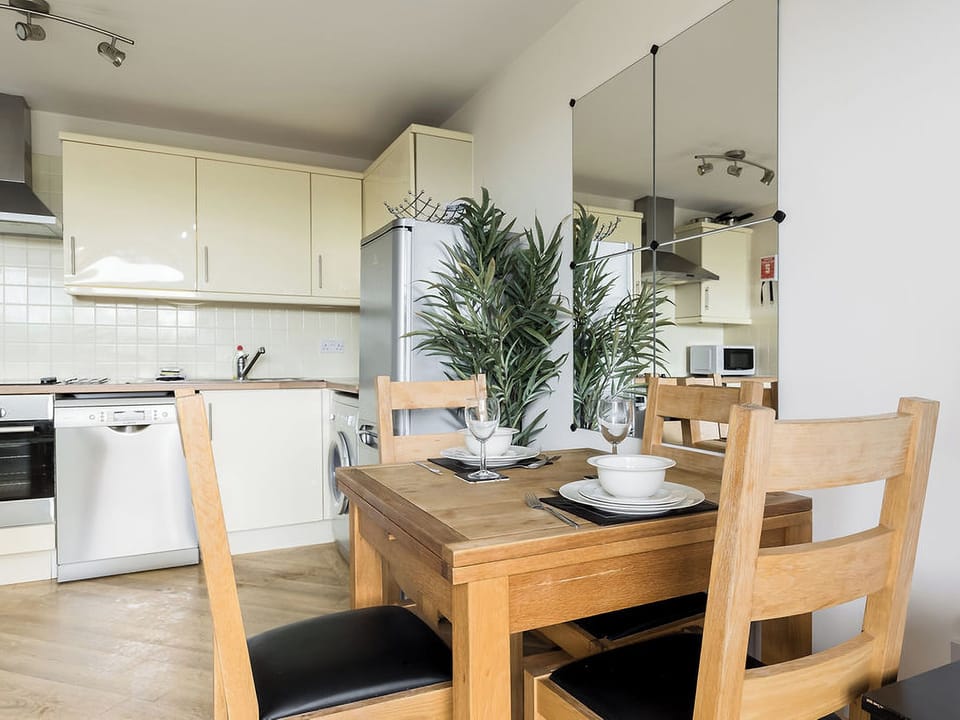 Open plan living space | Bay Retreat, Poole