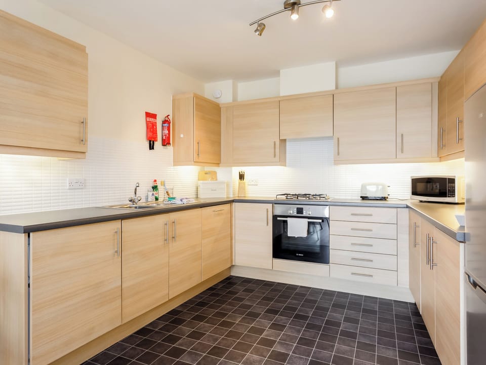 Kitchen area | Coxswain&rsquo;s Cabin, Poole