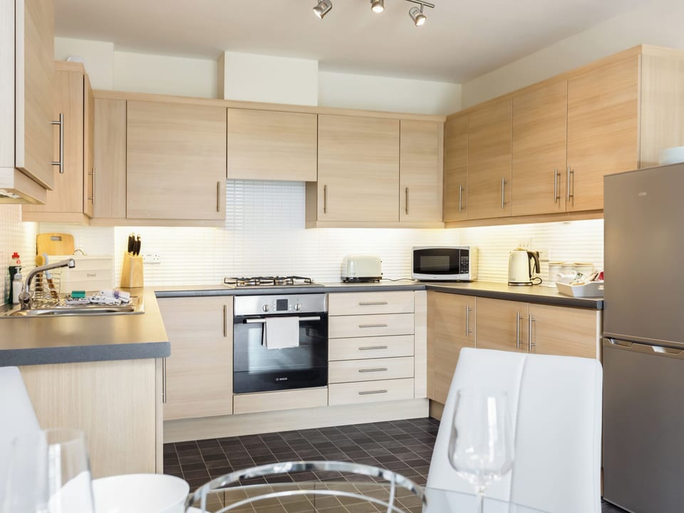 Kitchen area | Coxswain&rsquo;s Cabin, Poole