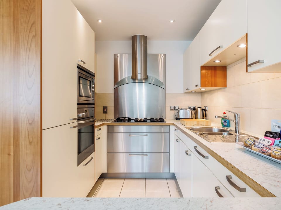 Kitchen area | Jeanneau, Poole