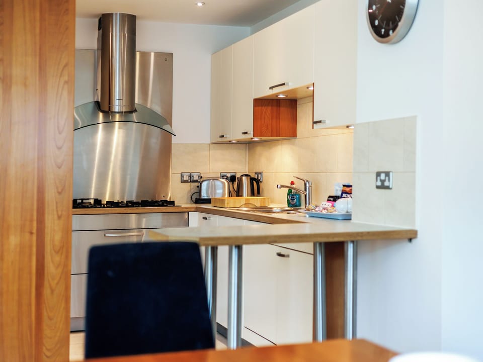Kitchen area | Jeanneau, Poole