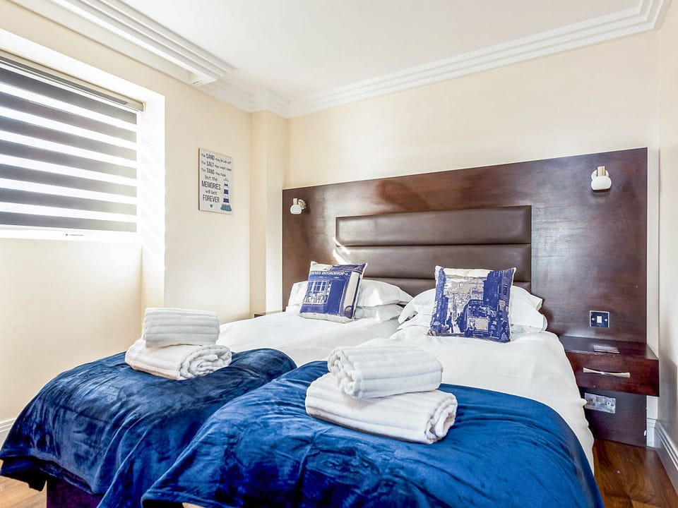 Twin bedroom | Sea Spirit, Bournemouth