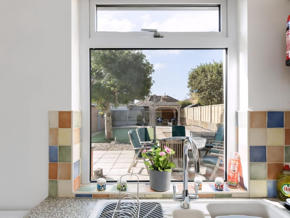 Kitchen | Lake Retreat - Quay Holidays, Hamworthy