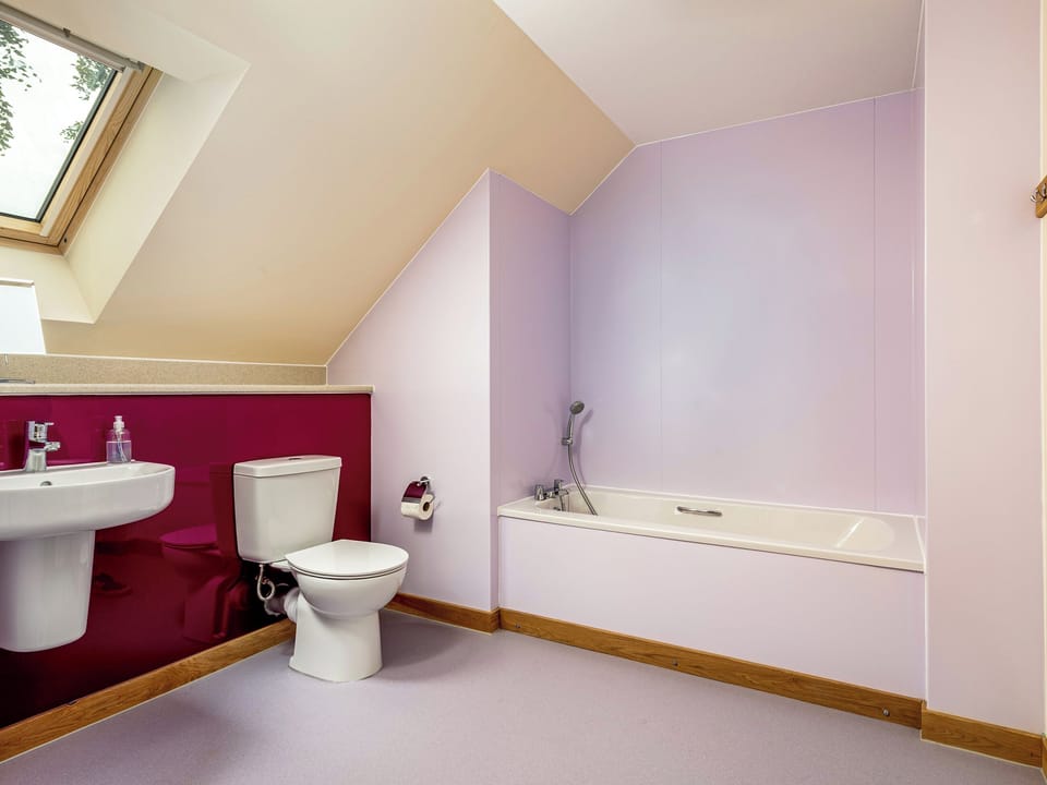 Bathroom | Selkirk Lodge - Homelands, Lundin Links