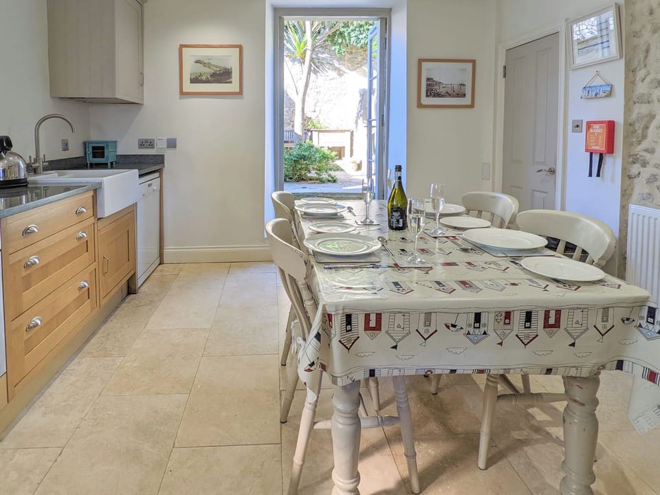 Kitchen/diner | Villa Amanti, Ventnor