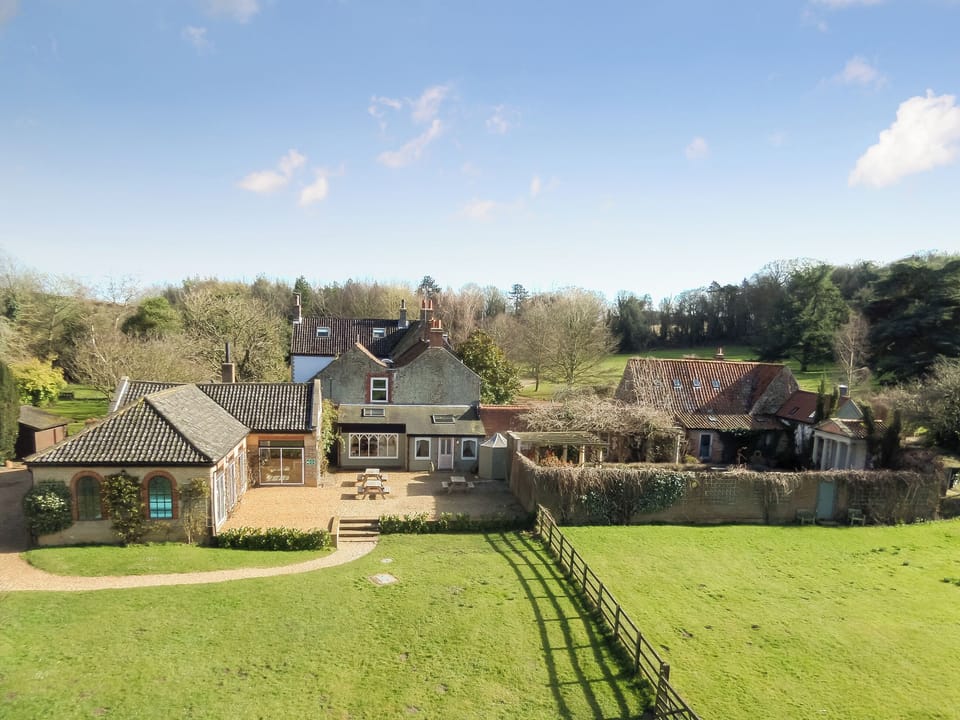 Exterior and grounds | Sedgeford Hall Estate - The West Wing - Sedgeford Hall Estate , Sedgeford, near Hunstanton