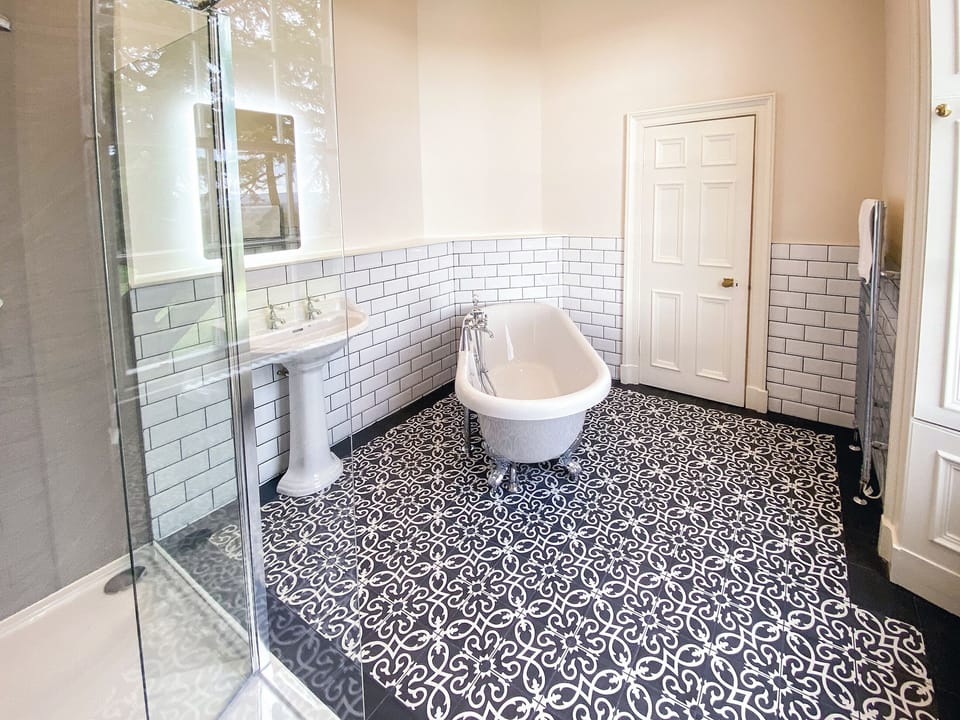 Bathroom | Lochieheads House, Auchtermuchty, near St Andrews