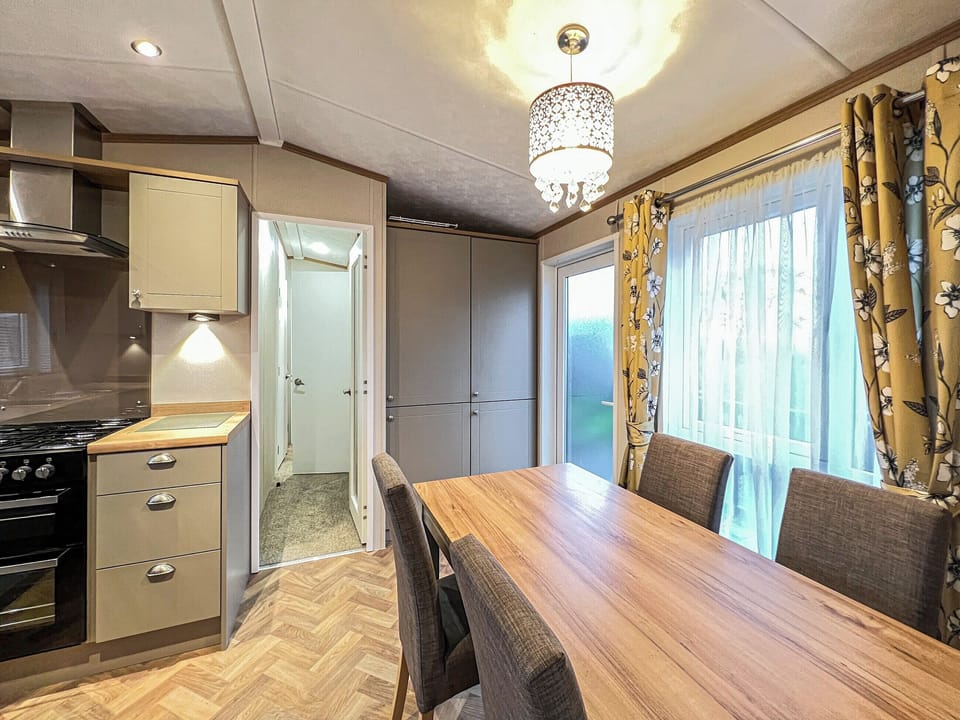 Dining Area | Abington 14, St Andrews