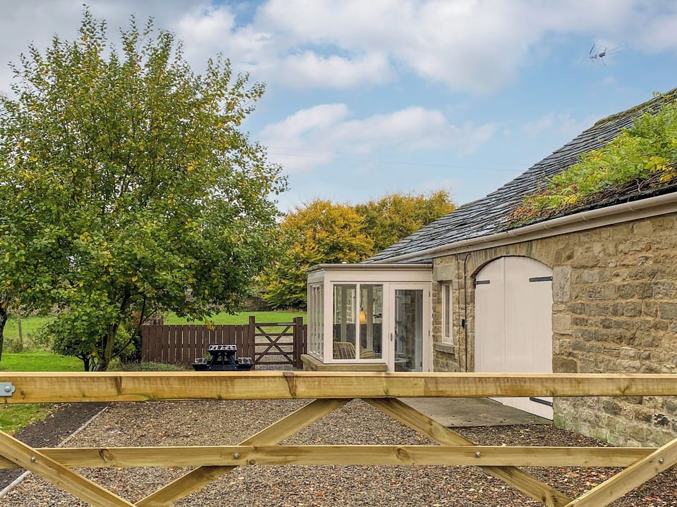 Exterior | Herons Nest - Harewood Holidays, Harewood, near Leeds