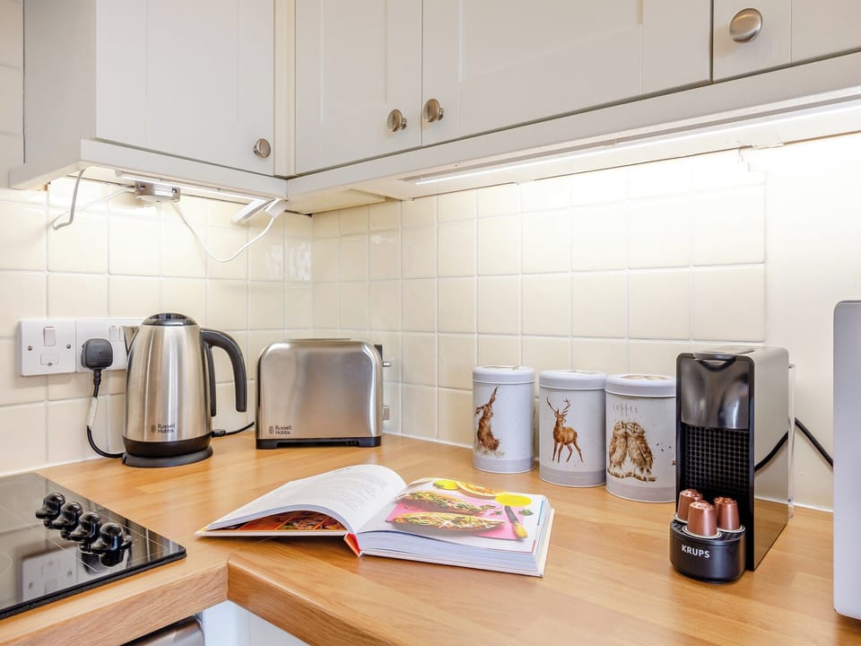 Kitchen area | Chestnut Lodge - Beachy Head Cottages, East Dean