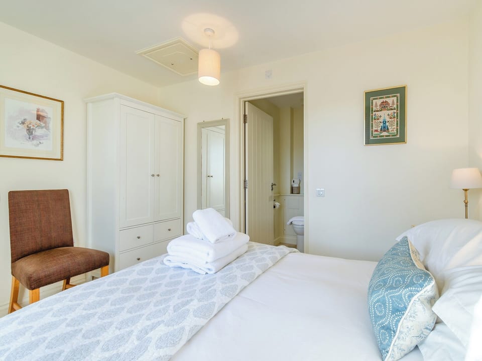 Double bedroom | Hop Cottage - Beachy Head Cottages, East Dean