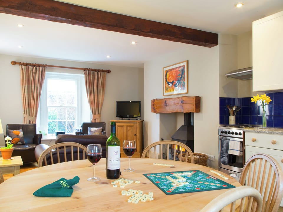 Living room/dining room | Shepherd&rsquo;s Cottage - Carswell Cottages, Holbeton