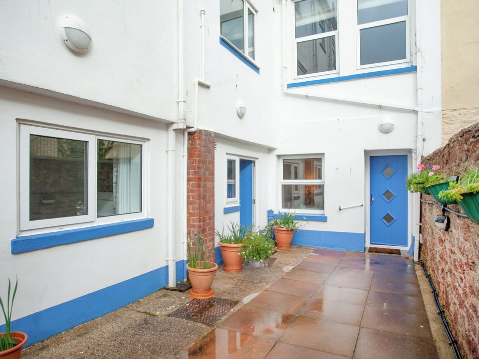 Exterior | Anchors Away - Sunnybeach Holiday Apartments, Paignton