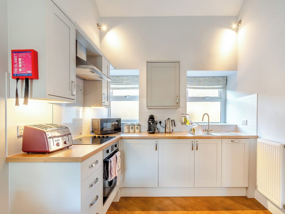 Kitchen area | The Cow &rsquo;Ouse - Wolds Way Holiday Cottages, Low Hunsley, Cottingham