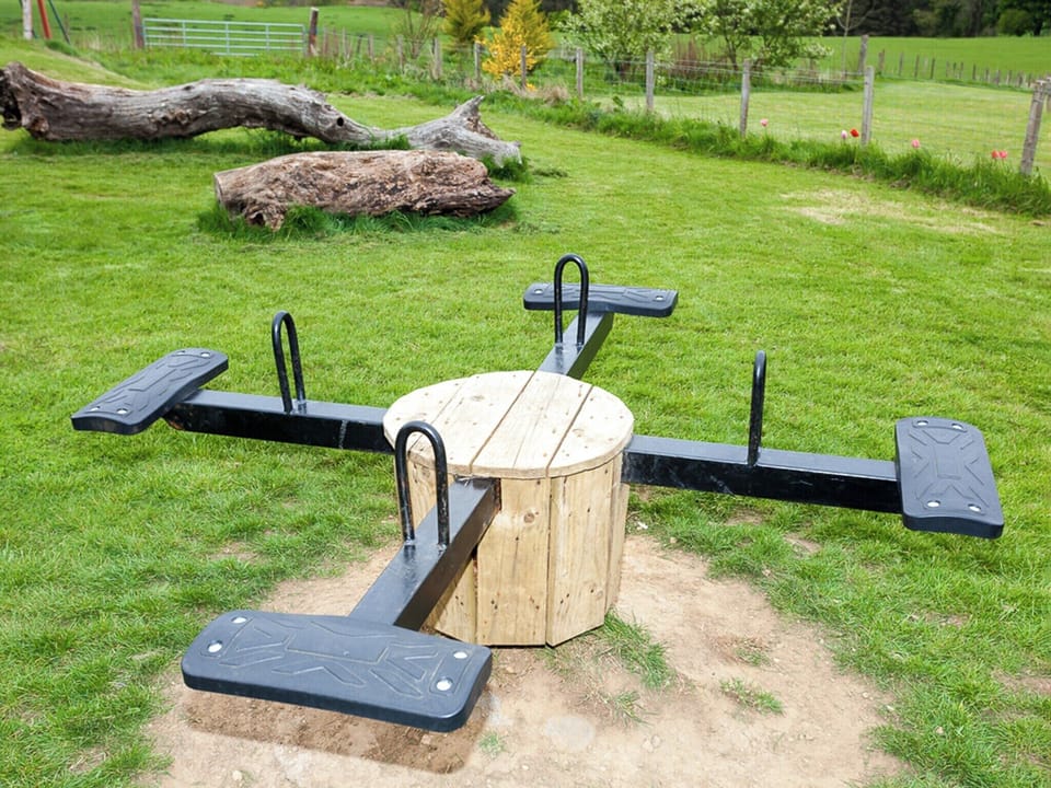 Children&rsquo;s play area | Beech Cottage - Williamscraig Holiday Cottages, Linlithgow