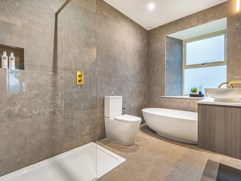Bathroom | Willow, Cowan Head