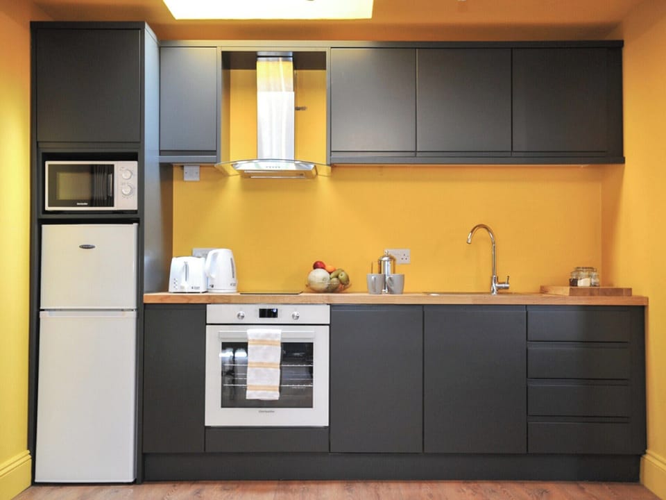 Kitchen area | Beale Apartment - Beechurst Apartments, Cheltenham