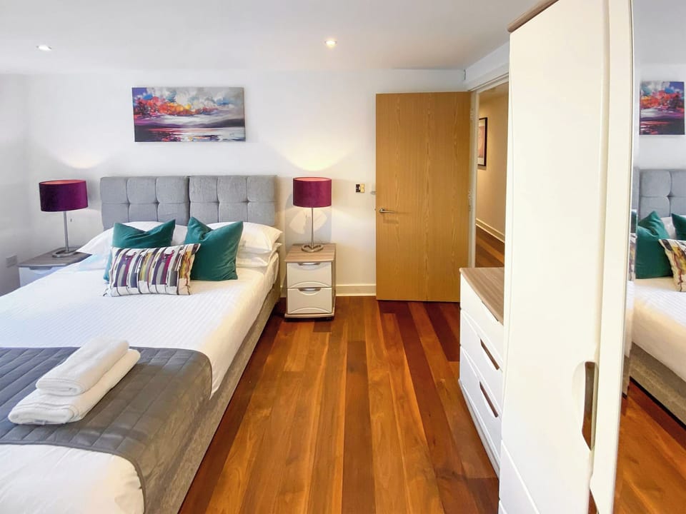 Double bedroom | The Hawking - Empress Court, Oxford