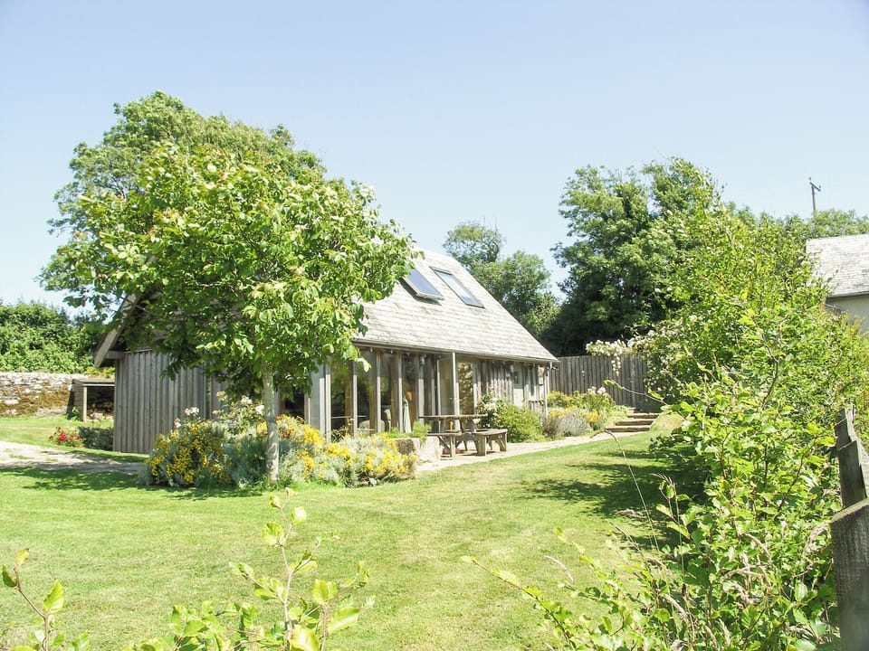 Exterior | The Lodge - Carswell Cottages, Holbeton