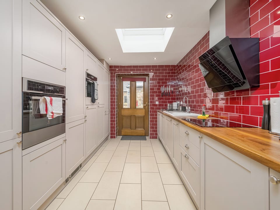 Kitchen | The Courtyard Apartment - Panbride Getaways, Carnoustie, near Dundee