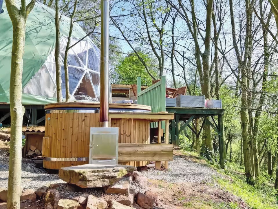 Hot tub | The Tree Dome - Woodland Escapes, Ludlow