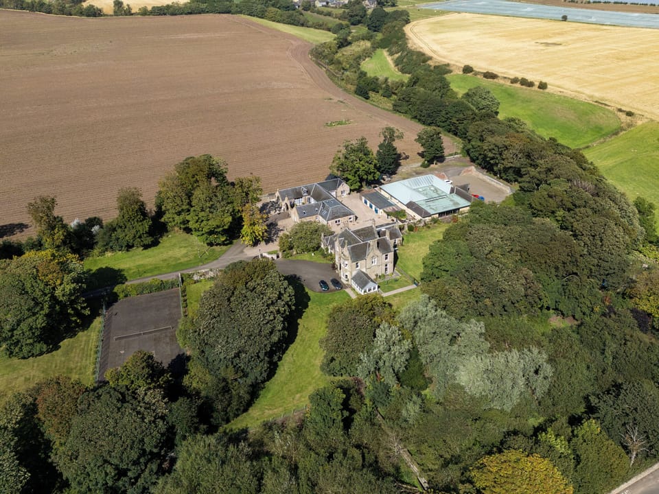 Setting | The Groom&rsquo;s Bothy - Panbride Getaways, Carnoustie, near Dundee