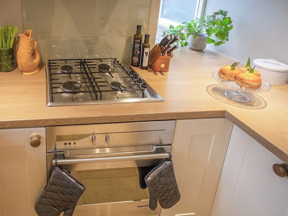 Kitchen | Chatsworth Apartment No.3 - The Beeches Apartments, Baslow, near Bakewell