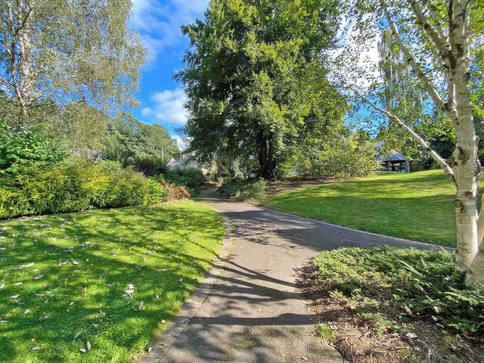 Surrounding area | Lovely Little Let, Birnam