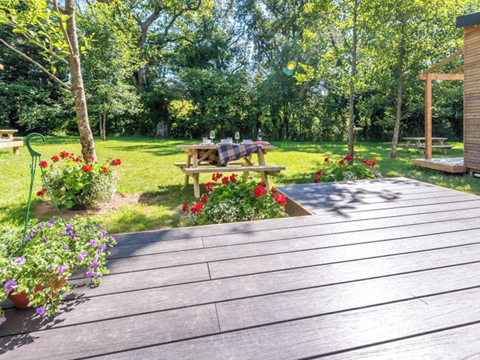 Outdoor | Oak - Sunset Cabins, Ashford