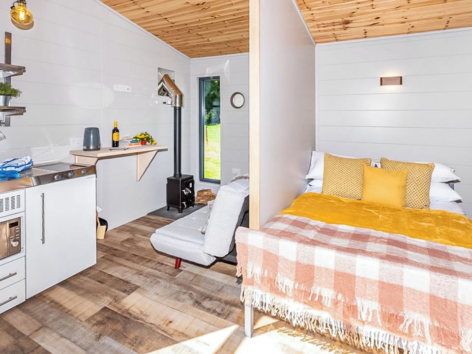 Open plan living space | Oak - Sunset Cabins, Ashford