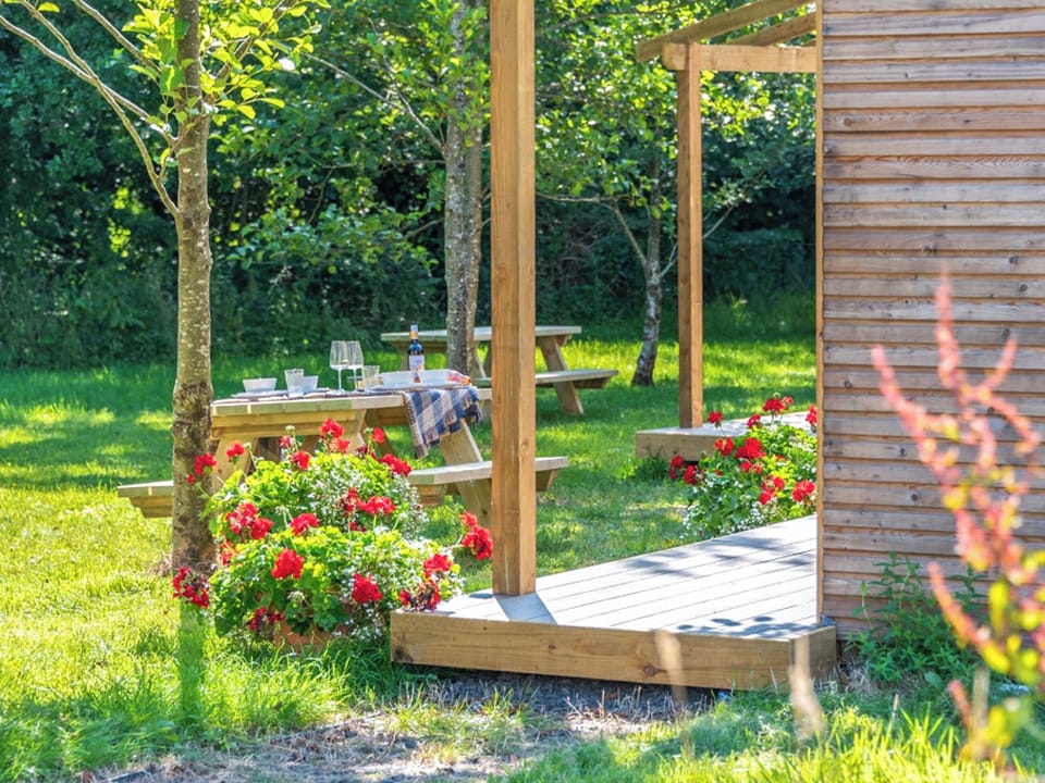 Outdoor | Oak - Sunset Cabins, Ashford